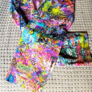 Lululemon SEAWHEEZE crop leggings. Two pockets plus drawstring. Gently worn.